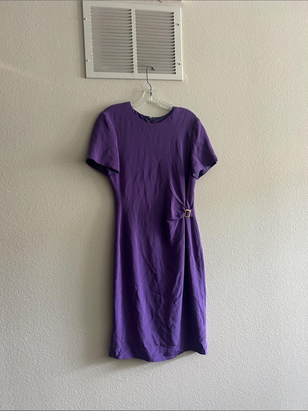 Purple Short-Sleeve knee length Dress with Side Buckle
